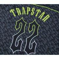 [ส่งของ]พร้อมส่ง เสื้อยืดคอกลม แขนสั้น ลายทีมชาติฟุตบอล Trapstar Monogram สีดํา ไล่โทนสี