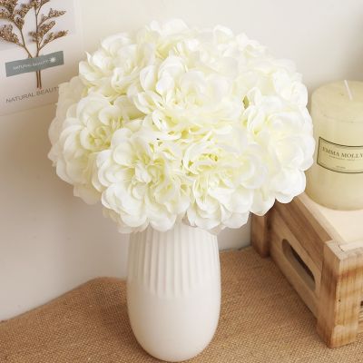 [AYIQ Flower Shop] 5ชิ้นดอกโบตั๋นเทียมสวยคุณภาพสูงงานแต่งงานช่อดอกไม้สีขาวตกแต่งบ้านโต๊ะการจัดคริสมาสต์ปลอม