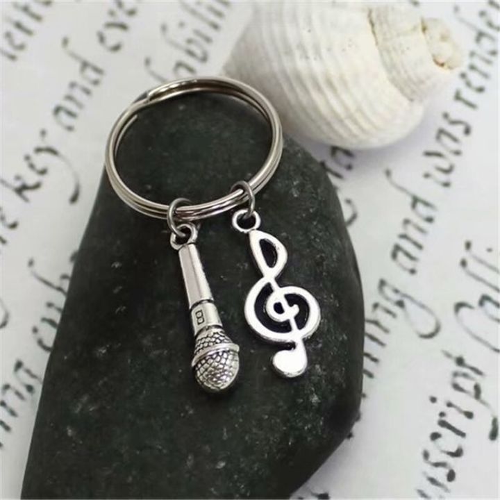 charm-keychain-with-microphone-and-treble-clef-creative-gift-for-music-teacher-music-lover-gift-bag-charm-fashion-accessory-key-chains