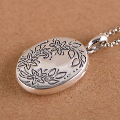 Real S925 Sterling Silver 925 Vintage Classical Oval Plant Carved Fashion Photo Clip Necklace Pendant Men Women Fine Jewelry