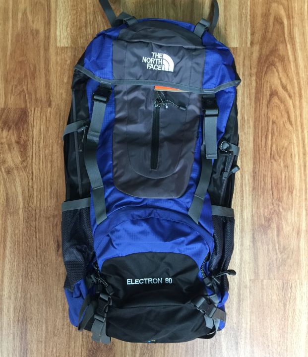 กระเป๋าเป้เดินทาง-the-north-face-electron-60l-โครงเหล็กหนุนหลังพร้อมผ้าคลุมกันฝน