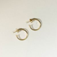 MORE - Plain C earrings Medium ต่างหู C ขนาดกลาง (ใส่จี้ต่างหูได้)