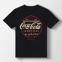 เสื้อยืดผ้าฝ้ายพิมพ์ลายขายดี 【ใหม่】เสื้อยืด ผ้าฝ้าย 100% พิมพ์ลายโลโก้ Coca-Cola สไตล์ญี่ปุ่น ฮาราจูกุ พลัสไซซ์ XS-XXXL S-5XL