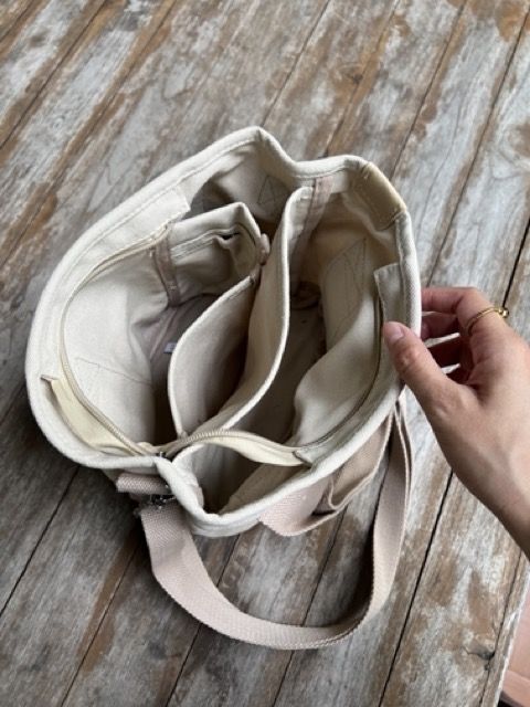 offline-bucket-bag-cream-size-26x21x13cm-กระเป๋าผ้าแคนวาส