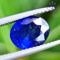 พลอยไพลิน 2.56 กะรัต (Natural Blue Sapphire) สีน้ำเงินสด Top Color !! พลอยเม็ดนี้สีค่อนข้างดี แต่ในเนื้อพลอยมีตำหนิซึ่งเป็นตำหนิธรรมชาติ พลอยเผาใหม่