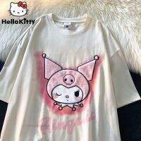 เสื้อยืดคู่รักผู้ชายและผู้หญิง Sanrio Kuromi เสื้อยืดแบบหลวมการ์ตูน Y2k โอเวอร์ไซส์แบบเย็บปักผ้าฝ้ายคู่เสื้อฤดูร้อนใหม่สไตล์เกาหลี Baju Baggy ผู้ชาย