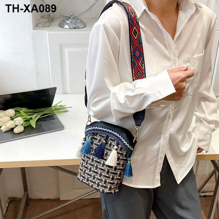 the-new-2023-national-shoulder-bag-are-aslant-bucket-niche-design-texture