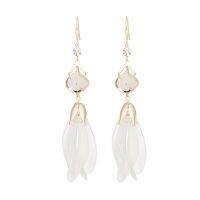 [COD]Opal white als earrings super fairy temperament of South Korea long tassels eardrop face thi ต่างหูกลีบสีขาวโอปอลนางฟ้าสุดๆต่างหูพู่ยาวอารมณ์เกาหลีออกแบบให้เห็นใบหน้าบางต่างหู