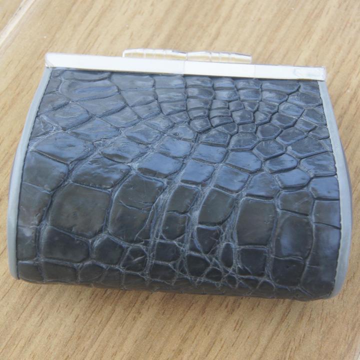 crocodile-wallet-สวยงาม-ทนทานใช้คุ้มค่างานฝีมือ-กระเป๋าหนังเป็นหนังจรเข้แท้-งานฝีมือไทย