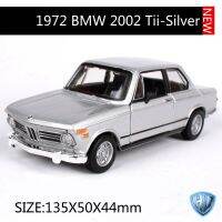 【Hot item】 1:32 1972 BMW 2002 Tii รถวินเทจ Diecast Motorcar กล่องแสดงผลแบบโปร่งใสฝาครอบกันฝุ่น43202