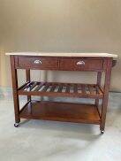 Kệ bếp phòng ăn kiểu dáng châu âu
