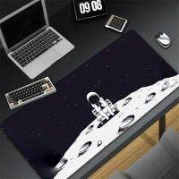 Mousepad Xxl นักบินอวกาศ Mousepad 900x400 อุปกรณ์สำนักงานเกมคอนโซลโต๊ะคอมพิวเตอร์โต๊ะพรมโต๊ะเครื่องแป้งโต๊ะเครื่องแป้งอะนิเมะแผ่นคอมพิวเตอร์