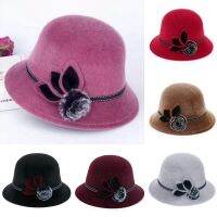 HOT★ฤดูใบไม้ร่วงฤดูหนาวหมวกขนสัตว์ผู้หญิง Vintage Elegant Fedoras หมวกดอกไม้กลางอายุอุ่นอ่างล้างหน้าหมวกงานแต่งงานโบสถ์ Bowler หมวก