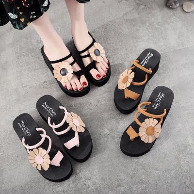 the summer of 2023 new fashion female beach slippers flip-flops thick high-heeled platform cool slippers