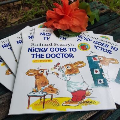 [หนังสือ] Richard Scarrys Richard Scarrys Nicky goes to Doctor (Brand New) ปกอ่อน มี Sticker ในเล่ม #rare Out of print