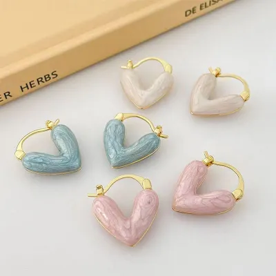 Stylish Love-themed Earrings Simple Drop Jewelry For Women Korean Style Stud Earrings Trendy Light Luxury Earrings Heart-shaped Stud Earrings