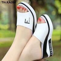 Soft bottom slope han edition ladies slippers outside 2023 the new light of high-grade high platform with non-slip shoes