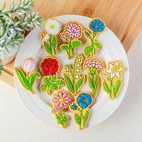 2pcs Flower Cookie Embossed Cutter Mold Tulip Carnation Daisy Happy Mothers Day  Mold  Fondant Biscuit Mold Baking Cake Tool Bread Cake  Cookie Acces