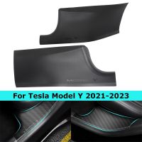 สำหรับ Tesla รุ่น Y 2021 2022 2023แถบติดขอบประตูด้านหลังแผ่นป้องกันแถวที่มีแถบป้องกันธรณีประตูในตัวแผ่นแสดงการต้อนรับแถบ