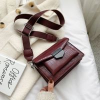 New style mini handbag ladies fashion small bag simple style shoulder bag retro wide shoulder strap messenger bag wallet