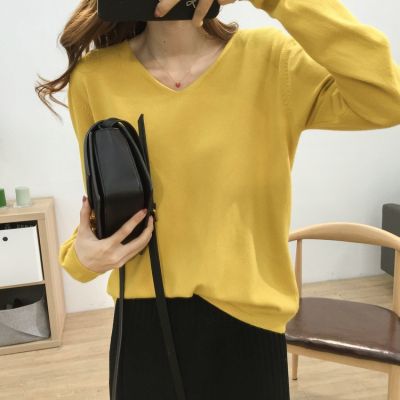 [Spot] loose slimming V-neckline solid color sweater womens soft glutinous comfortable long sleeve base shirt all-matching top 2023
