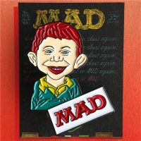 2.5x4cm mini size the mad action figure cloth pin cartoon metal pop magazine model toy