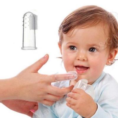 แปรงลิ้นซิลิโคน แปรงทำความสะอาดลิ้น และช่องปากเด็กอ่อน ตัวแปรงเป็นซิลิโคนนิ่มสีขาวใส  พร้อมกล่องเก็บ