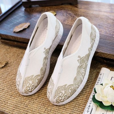 ethnic style mens shoes embroidered cloth Korean version social embroidery flower Doudou lazy trendy