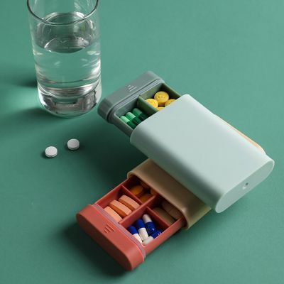 Portable Small Pill Box Travel Medicine Dispensing Box Sealed Storage Box Divided Mini Compartment Sealed Box Medical Organizer Medicine  First Aid St