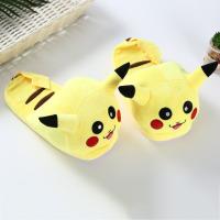 ตุ๊กตาโปเกมอนรองเท้าแตะผ้าฝ้าย Pikachu Eevee Leafeon Umbreon Snorlax Charmander Psyduck Mudkip Anime Plushie รองเท้ารักษาความอุ่น