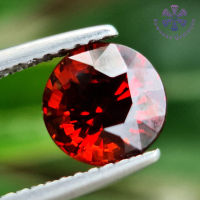 พลอยสเปคซาไทน์ 1.98 ct. Natural Spessartite สีแดงเข้มอมส้ม รูปร่างกลม ประกายการเล่นไฟค่อนข้างดี พลอยดิบไม่มีการเผา การันตีพลอยแท้100%