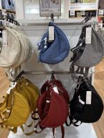 Original store 79! Light cheap practical and beautiful! Uniqlo same style dumpling bag diagonal waterproof shoulder bag hundred