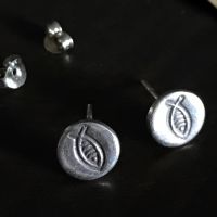 ตุ้มหูเงิน ตุ้มหูเงินแท้ลายปลา เงินแท้99.9% เงินเชียงใหม่ earrings handmade in silver 99.9 %  Chiang Mai