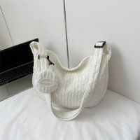 DE9H กระเป๋าใส่เงิน กระเป๋า Crossbody ผ้าใบแคนวาส สีทึบทึบ กระเป๋าโท้ท ลำลองแบบสบายๆ จุได้มาก ถุงเมฆ สำหรับผู้หญิง