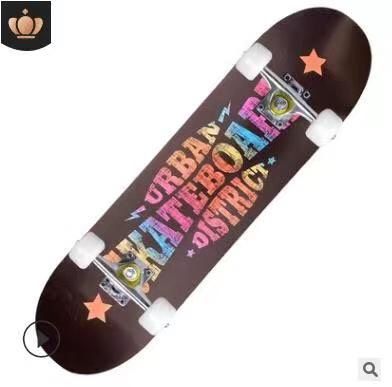 Skateboard สเก็ตบอร์ด 80cm สเก็ตบอร์ดกีฬากลางแจ้ง สามารถรับน้ำหนักได้ 150 กก ไม้เมเปิ้ล เกรดA ล้อยางPU อย่างดี แข็งแรง ทนทาน