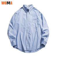 WOMA เสื้อเชิ้ตลายทางแขนยาวของผู้ชาย,เสื้อเชิ้ตแขนยาวลายทางแนวตั้งแนววินเทจคอปกทรงหลวมสไตล์เกาหลีสีฟ้า