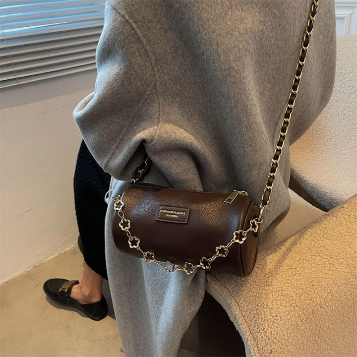 ออกแบบกระเป๋าถือสุภาพสตรีขนาดเล็ก-2023-แฟชั่นใหม่กระเป๋าสะพายไหล่ฤดูร้อนความรู้สึกพรีเมี่ยมโซ่หมอนกระเป๋า