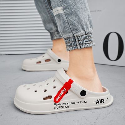 Crocs รองเท้าแตะ U nisex แสงกลางแจ้งรองเท้าแตะผู้ชายรองเท้าแตะหญิงผู้ชายรองเท้าชายหาดผู้หญิงแฟชั่นรองเท้ากันน้ำพร้อมสต็อก