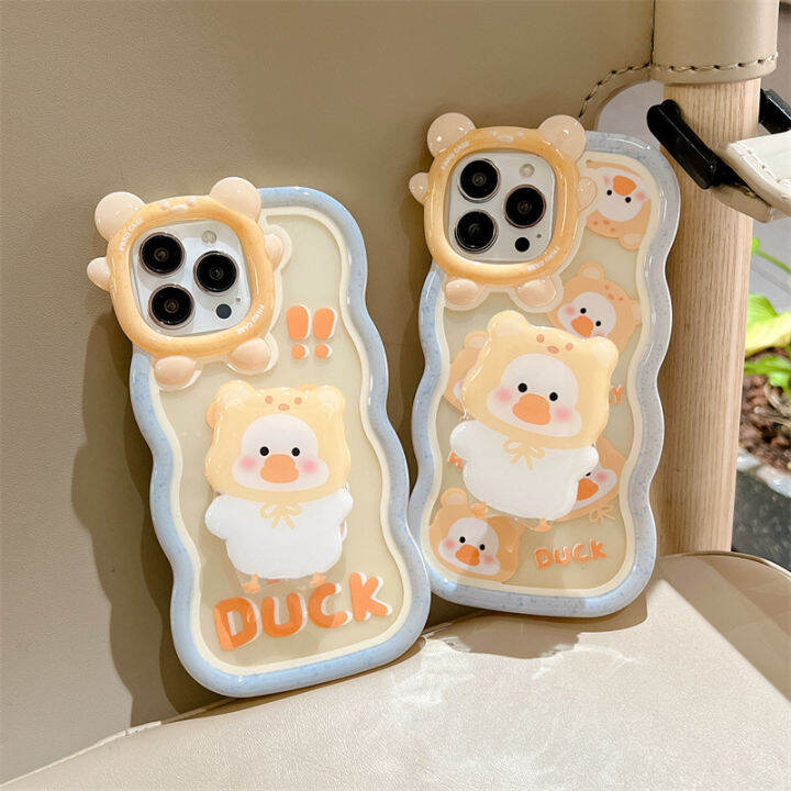 หมวกกันน็อก-little-duck-case-สำหรับ-iphone14promax-กรณีการ์ตูนน่ารักสำหรับ-iphone12promax-แฟชั่นคลื่นโทรศัพท์กรณีสำหรับ-iphone13-ที่วางเป็ดสีเหลืองขนาดเล็กสำหรับ-iphone11