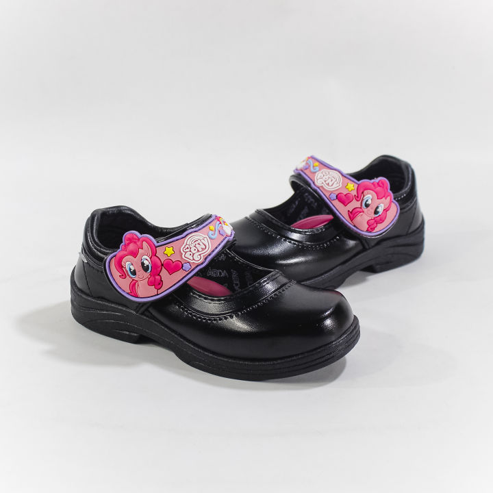 adda-รุ่น-41c16-รองเท้านักเรียนเด็กผู้หญิงมีไฟกระพริบ-รองเท้าหนังสีดำลายโพนี่-รองเท้านักเรียนแบบแปะ-ลายน่ารัก-รองเท้าลายโพนี่