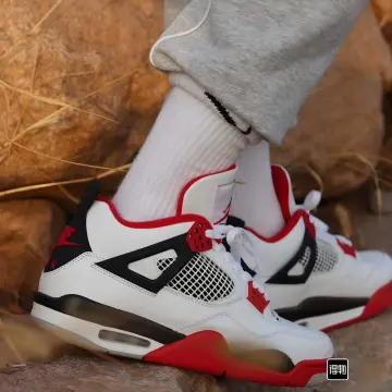 Nike SB x Air Jordan 4 
