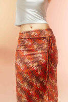 lick and promise - MIDI SKIRT WITH TIE DETAIL กระโปรงผ้ายืด ยาวคลุมเข่า มีดีเทลเชือกผูกด้านหน้า