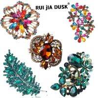 【Fashion house]RUI JIA DUSK ดอกไม้ที่มีสีสันเข็มกลัด Pin โปร่งใส Rhinestone คริสตัลแนวโน้มเครื่องประดับสุภาพสตรีเข็มกลัดอาวุโสเทศกาล Gift