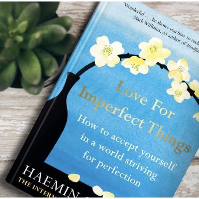 ส่งฟรีทั่วไทย หนังสือภาษาอังกฤษ Love for Imperfect Things: How to Accept Yourself in a World Striving for Perfection by Haemin Sunim