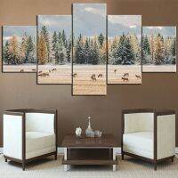 Elk Grazing Snowy Field ใกล้ Firs มะขามแขกทำงานรูปภาพภาพวาด Art HD พิมพ์สำหรับตกแต่งห้อง Canvas