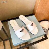 【 High quality 】 Flat bottomed straight line sandals, fashionable and versatile flat heeled beach womens sandals