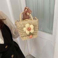 Uniqlo New Fashion version High-end straw woven bag for women summer 2022 new niche design vegetable basket crossbody bag woven portable bucket bag