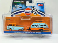 1: 64 1968 Volkswagen T2และ2016 WINNIE DROP Trailer #30 Gulf Oil Gulf Collection Of Car Models