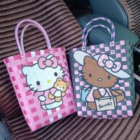 สวัสดี s สานกระเป๋าถือ Kawaii Sanrio การ์ตูนนุ่มฤดูร้อนใหม่กระเป๋าอะนิเมะยัดไส้ถุงเก็บเด็กช้อปปิ้งสาวของเล่นของขวัญ