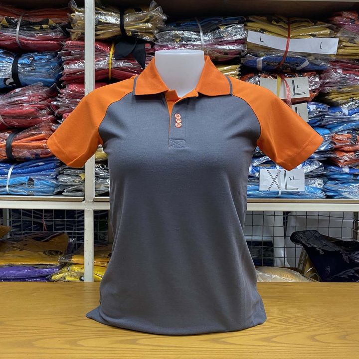 polo-shirt-แบบหญิง-สีเทาแขนส้ม-แบบแขนปล่อย-เนื้อผ้านุ่ม-สวมใส่สบาย-สินค้ามีทั้งแบบหญิง-และแบบชายทรงตรงมีกระเป๋า-แบบแขนปล่อย